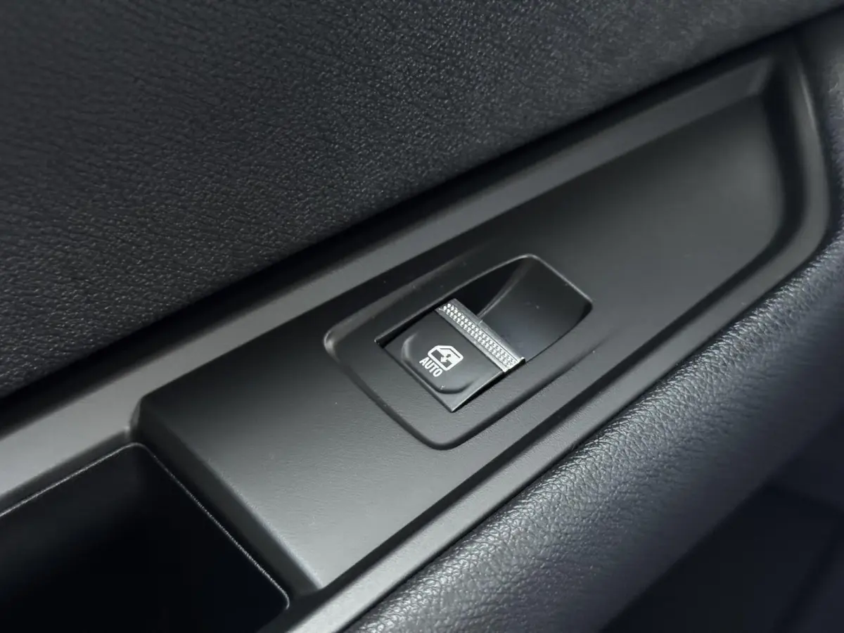 1.2 mild hybrid advanced 130 techno / Apple Carplay & Android Auto / Keyless / 19'' Lichtmetalen Velgen / Navigatie