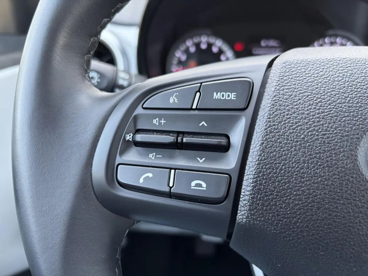 1.0 Premium / Airco / Apple Carplay/Android Auto / Cruise control /