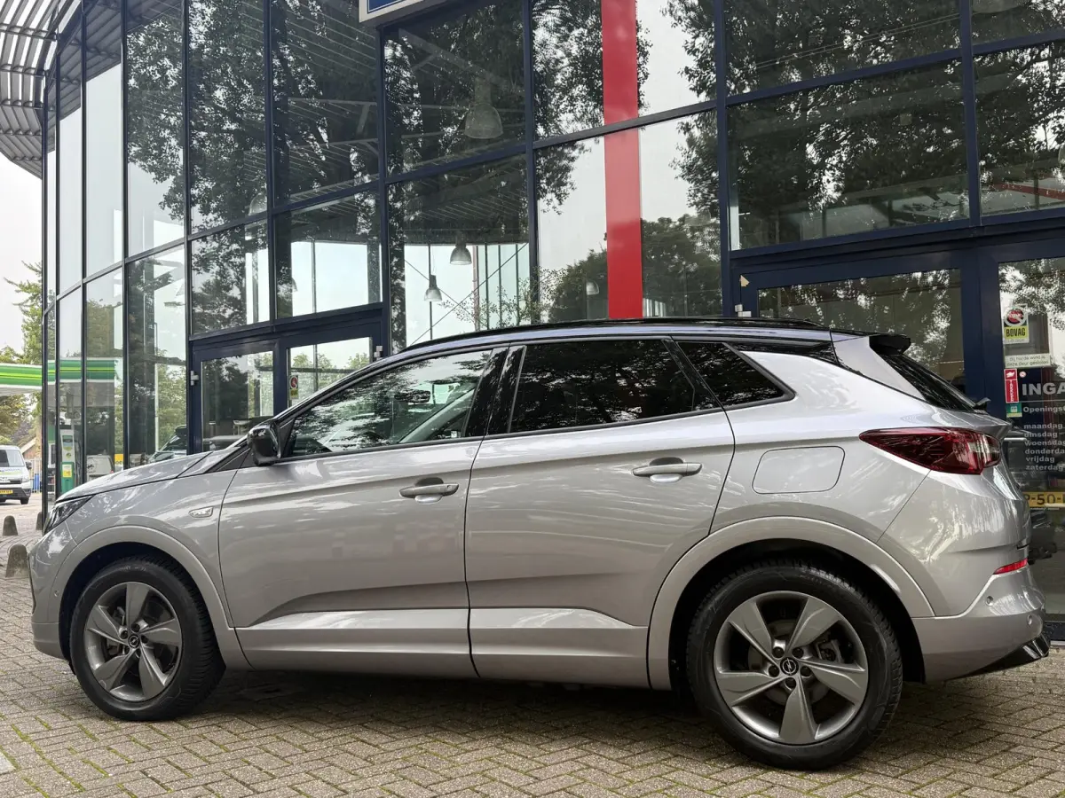 1.6 Turbo Plug-In Hybrid GS | Navigatie | PDC + Camera | Stoel/stuurverwarming | ECC | CarPlay |