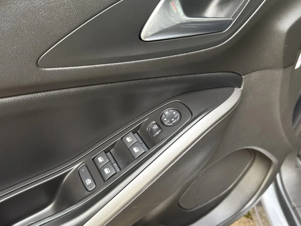 1.6 Turbo Plug-In Hybrid GS | Navigatie | PDC + Camera | Stoel/stuurverwarming | ECC | CarPlay |