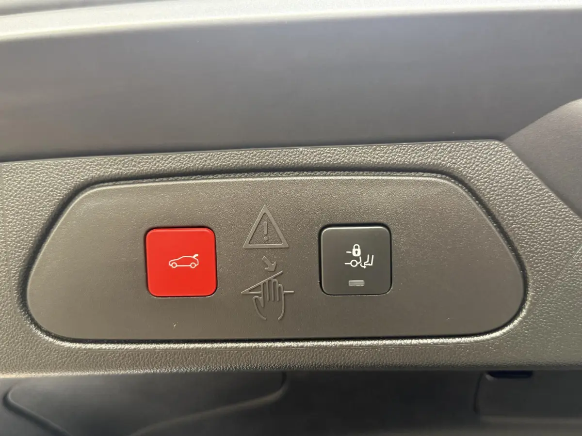 1.6 Turbo Plug-In Hybrid GS | Navigatie | PDC + Camera | Stoel/stuurverwarming | ECC | CarPlay |