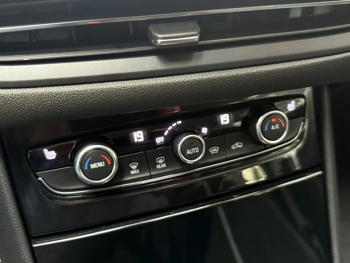 1.6 Turbo Plug-In Hybrid GS | Navigatie | PDC + Camera | Stoel/stuurverwarming | ECC | CarPlay |