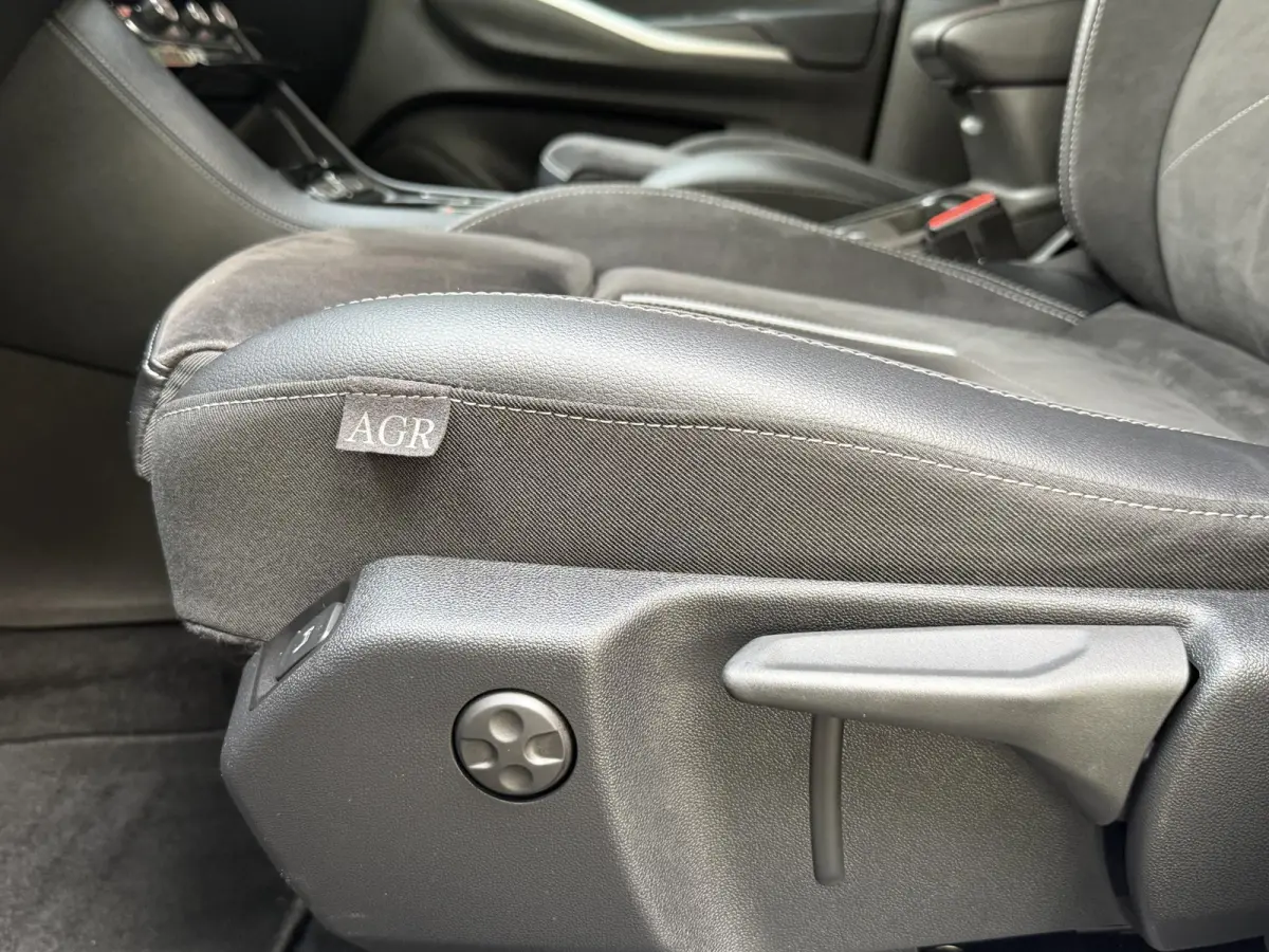 1.6 Turbo Plug-In Hybrid GS | Navigatie | PDC + Camera | Stoel/stuurverwarming | ECC | CarPlay |