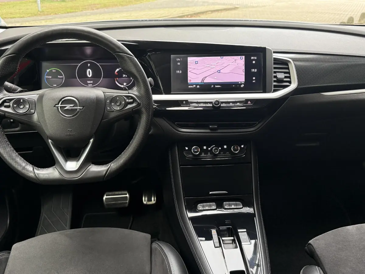 1.6 Turbo Plug-In Hybrid GS | Navigatie | PDC + Camera | Stoel/stuurverwarming | ECC | CarPlay |