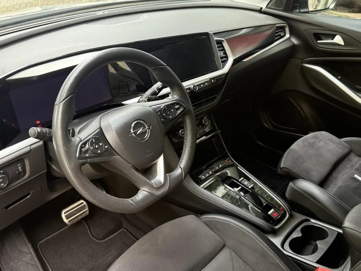 1.6 Turbo Plug-In Hybrid GS | Navigatie | PDC + Camera | Stoel/stuurverwarming | ECC | CarPlay |