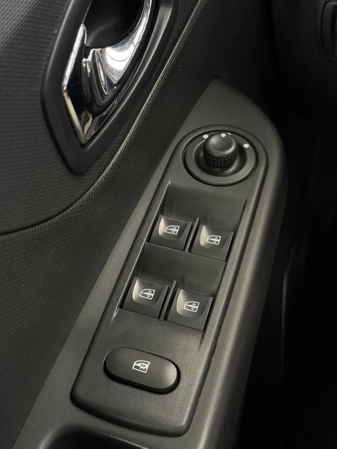 Captur TCe Expression Bluetooth