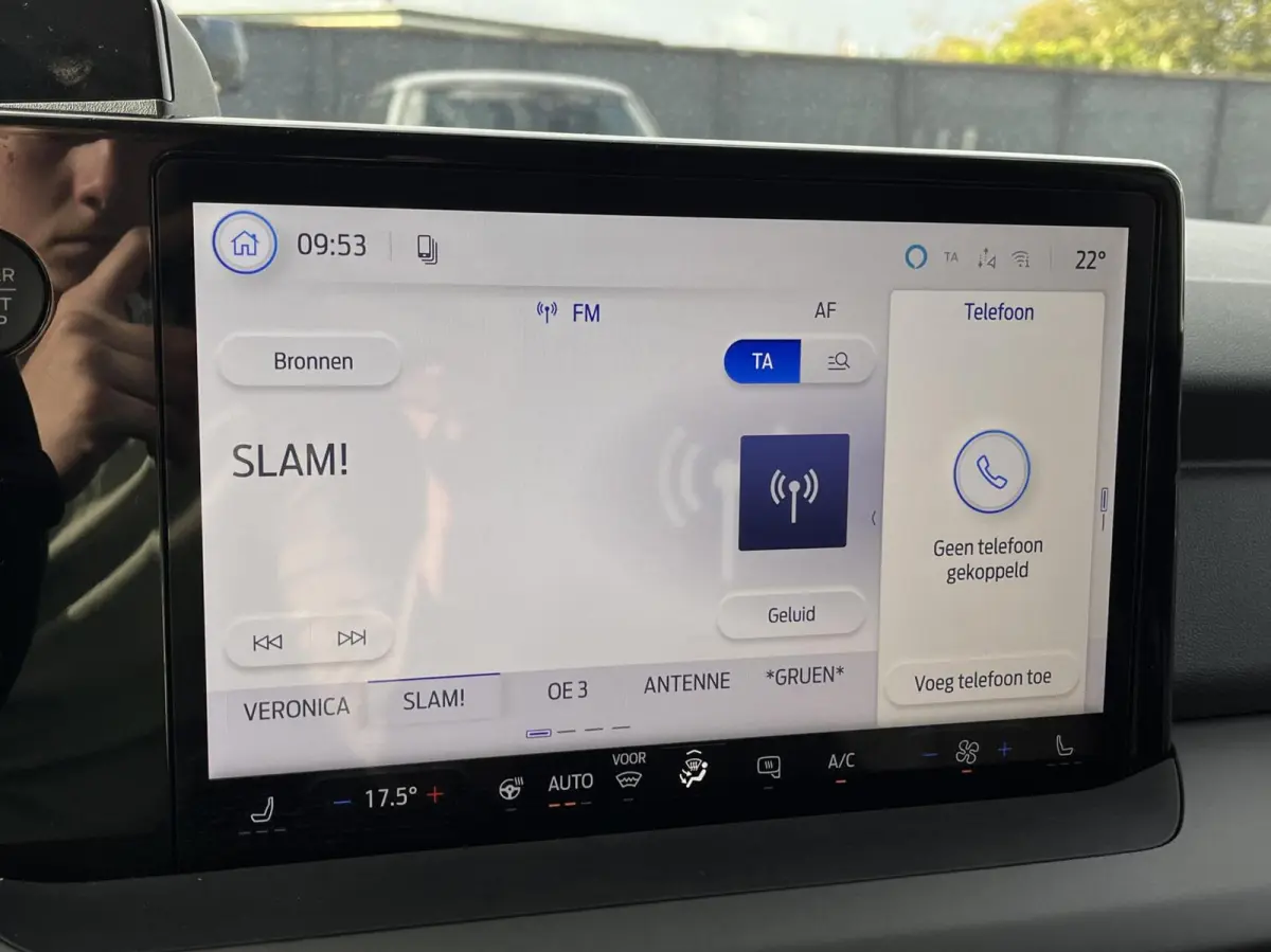 Limited 46 kWh 136PK Trekhaak Winterpack Cruise Carplay-Navi Camera Parkeersensoren Climate *Nieuw*