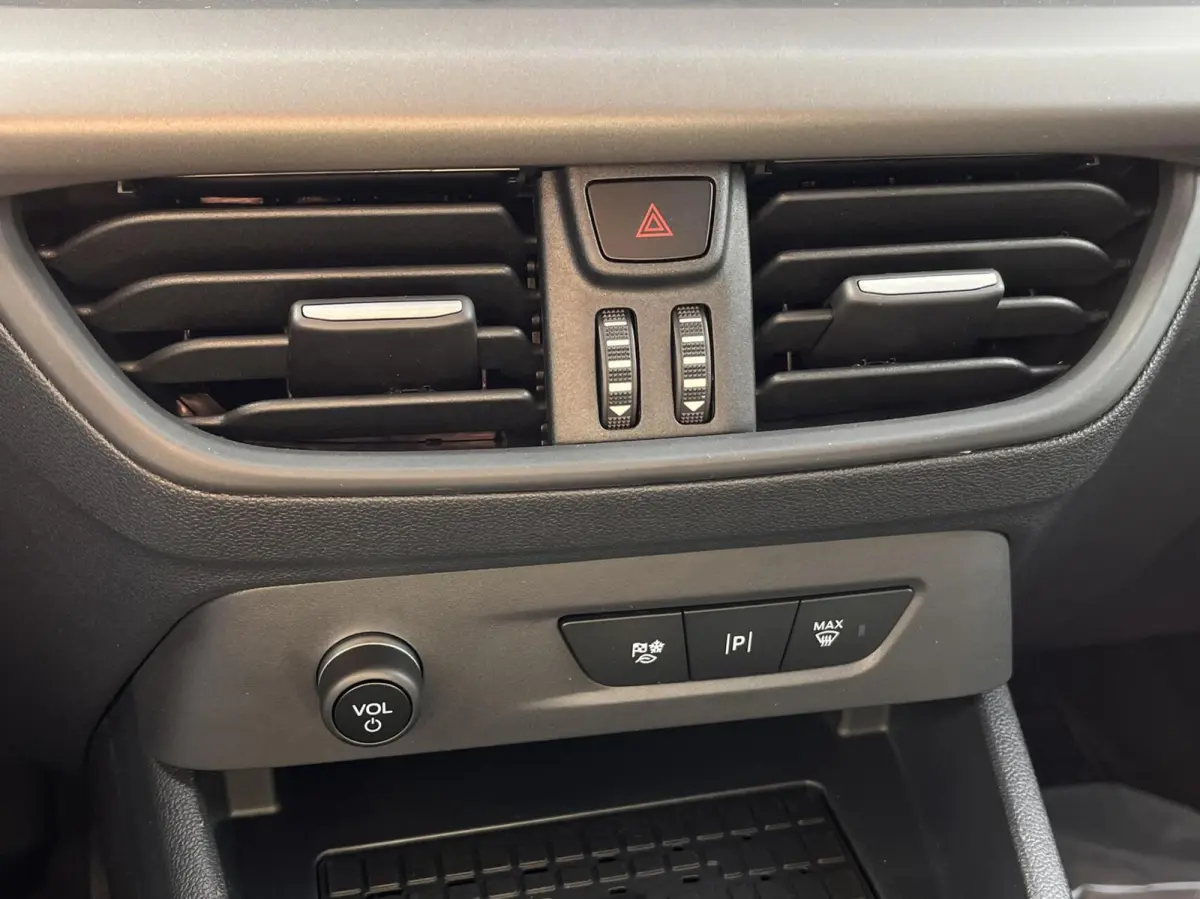 Limited 46 kWh 136PK Trekhaak Winterpack Cruise Carplay-Navi Camera Parkeersensoren Climate *Nieuw*