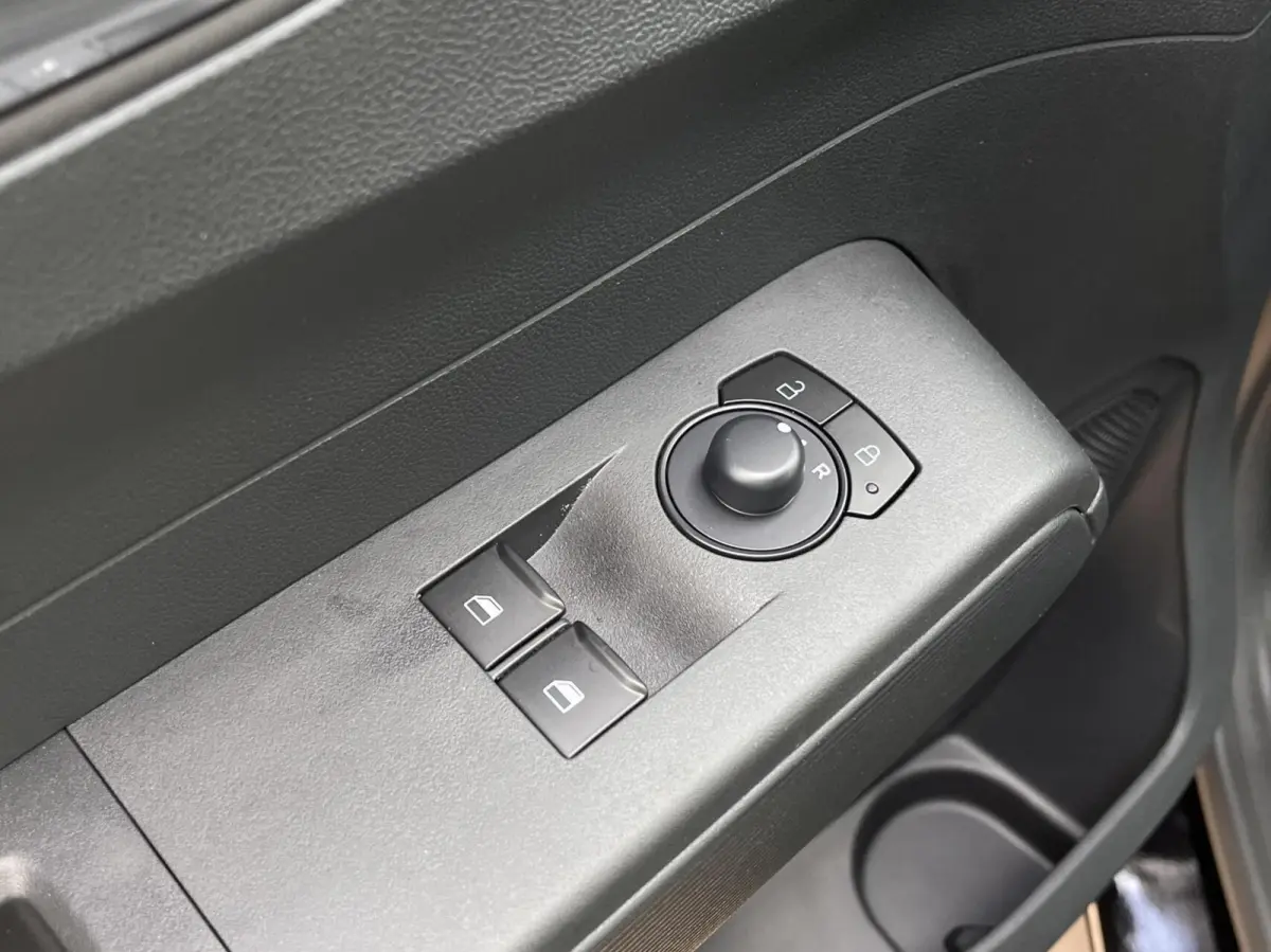 Limited 46 kWh 136PK Trekhaak Winterpack Cruise Carplay-Navi Camera Parkeersensoren Climate *Nieuw*