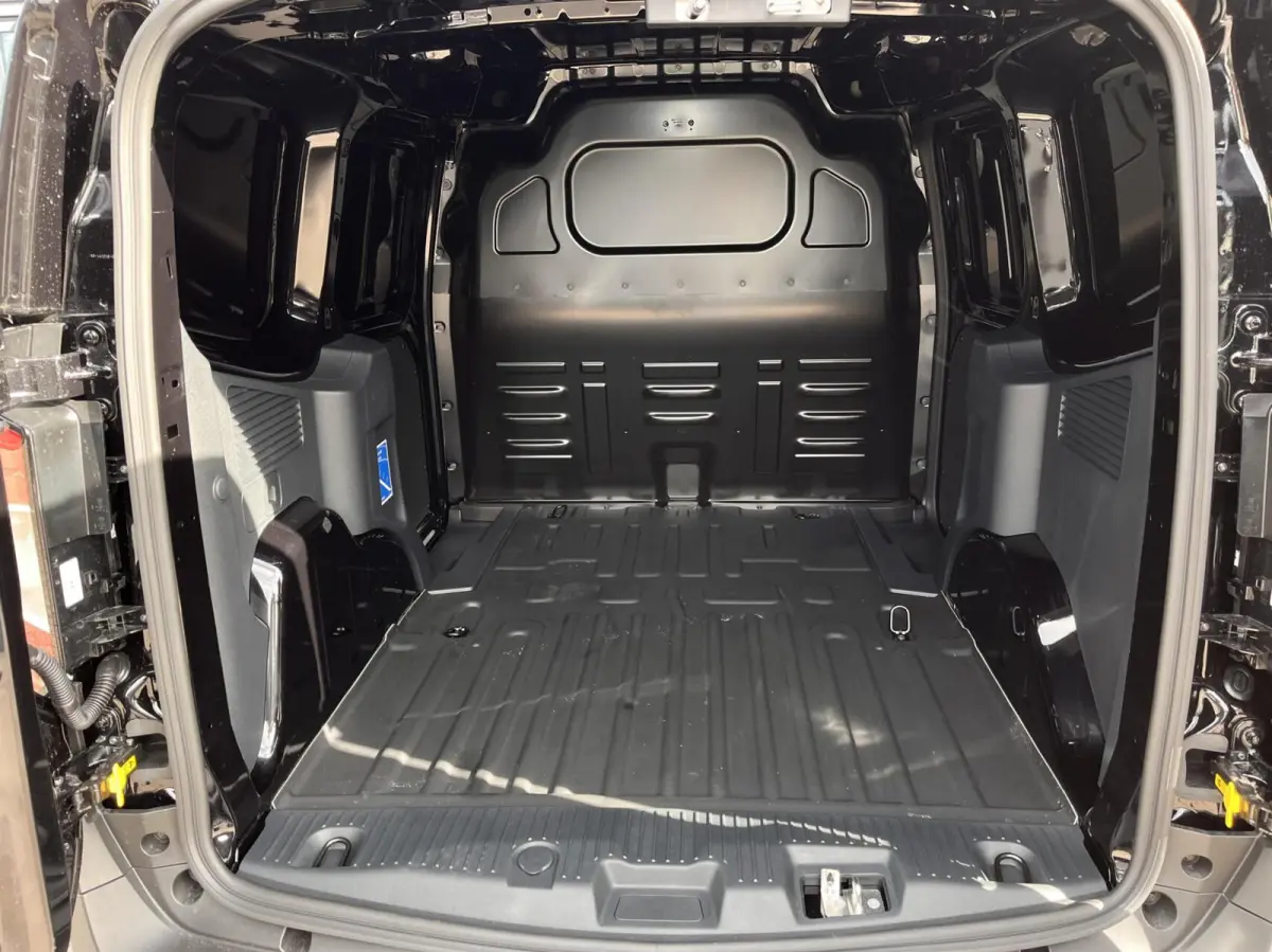 Limited 46 kWh 136PK Trekhaak Winterpack Cruise Carplay-Navi Camera Parkeersensoren Climate *Nieuw*