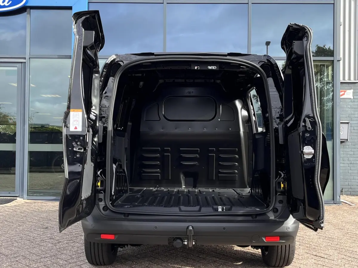 Limited 46 kWh 136PK Trekhaak Winterpack Cruise Carplay-Navi Camera Parkeersensoren Climate *Nieuw*