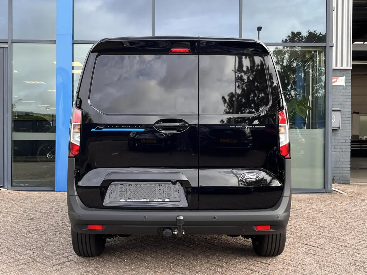 Limited 46 kWh 136PK Trekhaak Winterpack Cruise Carplay-Navi Camera Parkeersensoren Climate *Nieuw*