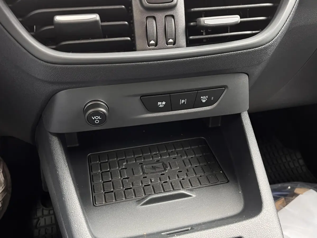 Limited 46 kWh 136PK Trekhaak Winterpack Cruise Carplay-Navi Camera Parkeersensoren Climate *Nieuw*