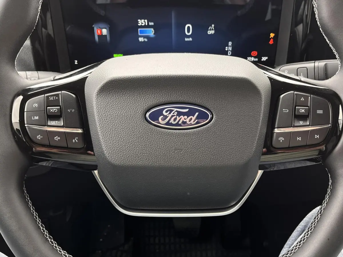 Limited 46 kWh 136PK Trekhaak Winterpack Cruise Carplay-Navi Camera Parkeersensoren Climate *Nieuw*