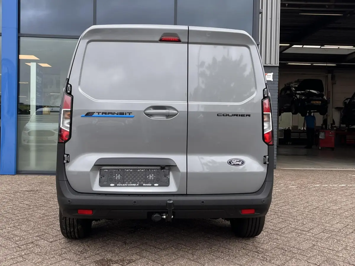 Limited 46 kWh 136PK Trekhaak Winterpack Cruise Carplay-Navi Camera Parkeersensoren Climate *Nieuw*