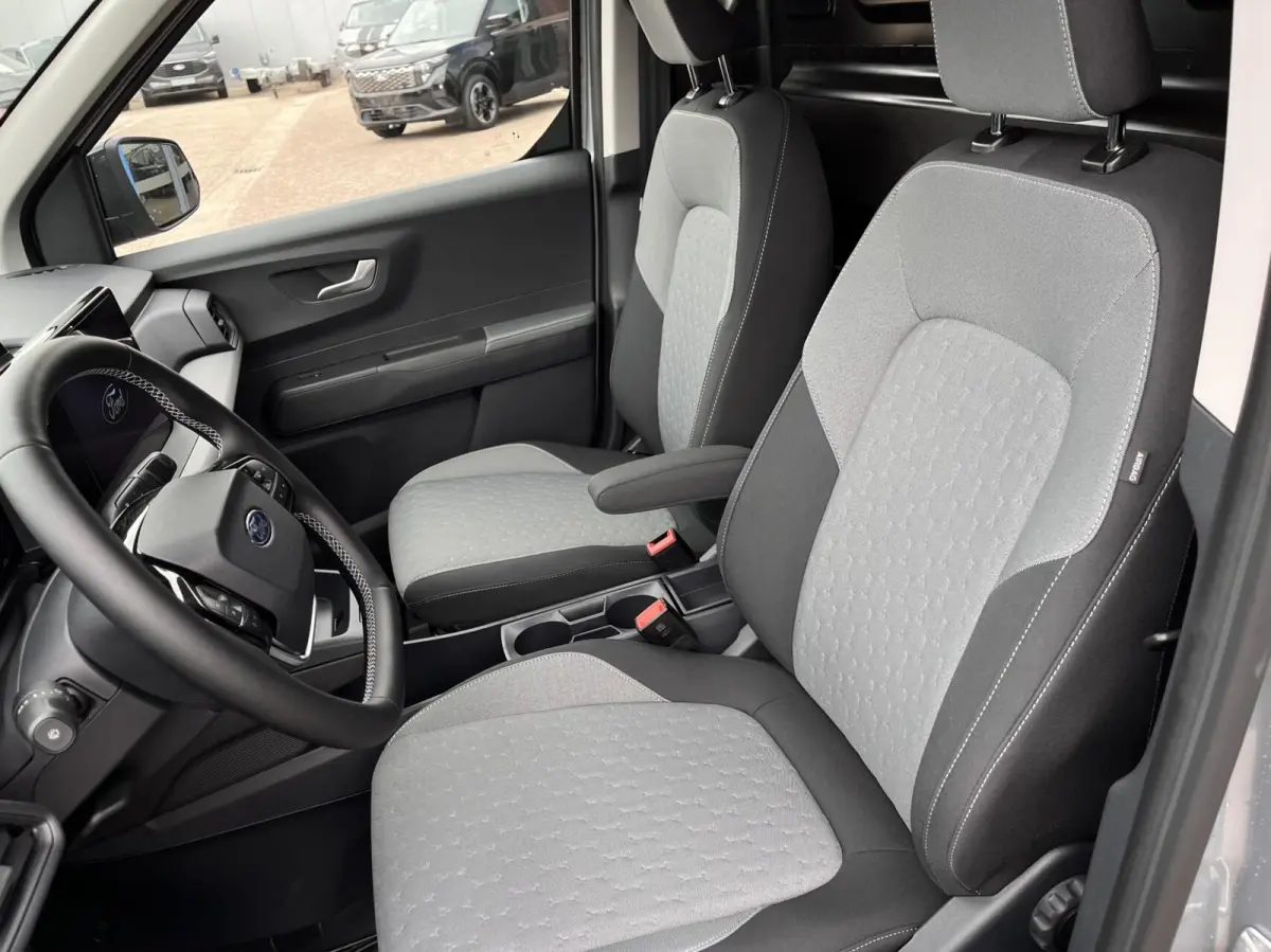 Limited 46 kWh 136PK Trekhaak Winterpack Cruise Carplay-Navi Camera Parkeersensoren Climate *Nieuw*