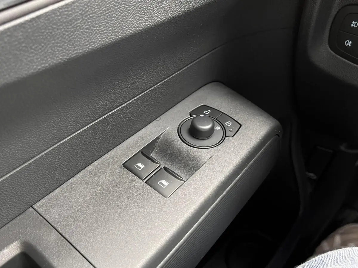 Limited 46 kWh 136PK Trekhaak Winterpack Cruise Carplay-Navi Camera Parkeersensoren Climate *Nieuw*