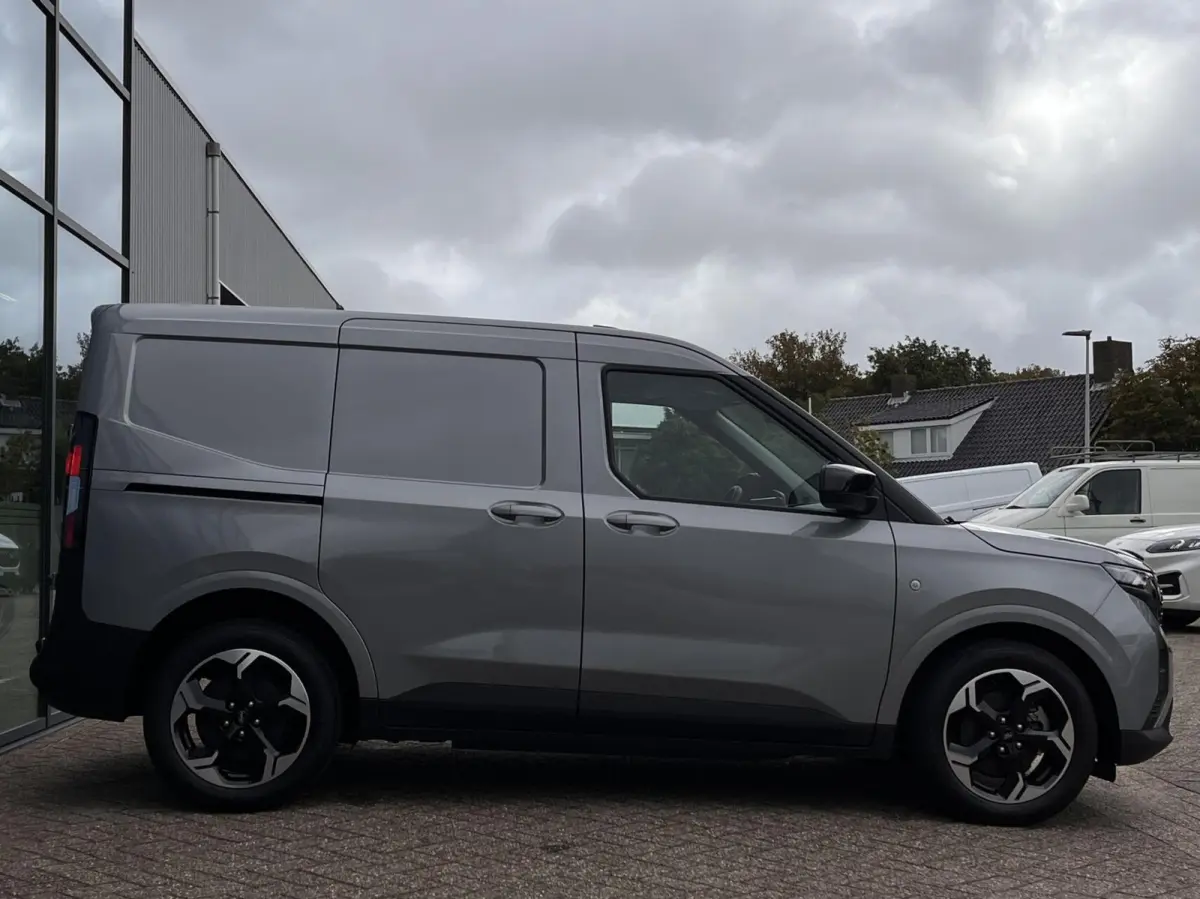 Limited 46 kWh 136PK Trekhaak Winterpack Cruise Carplay-Navi Camera Parkeersensoren Climate *Nieuw*