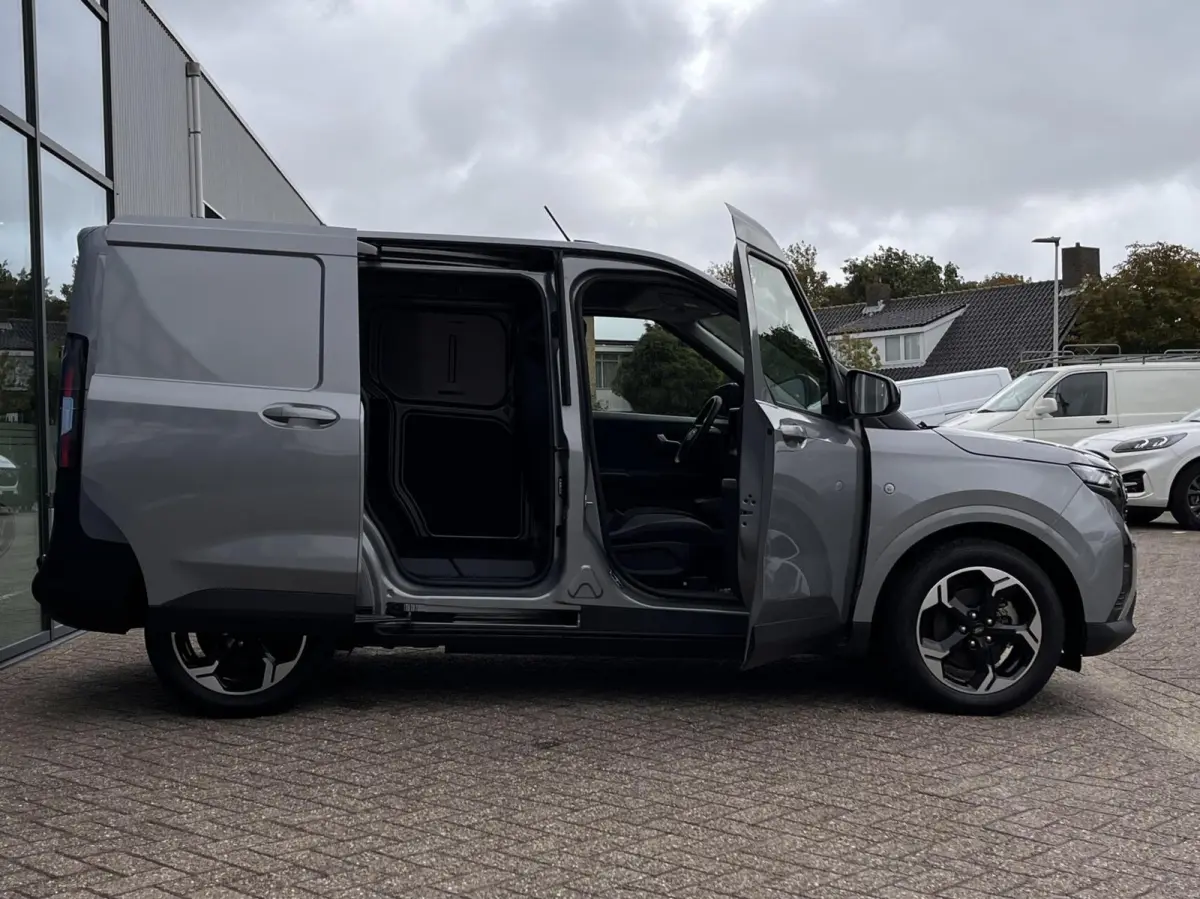 Limited 46 kWh 136PK Trekhaak Winterpack Cruise Carplay-Navi Camera Parkeersensoren Climate *Nieuw*