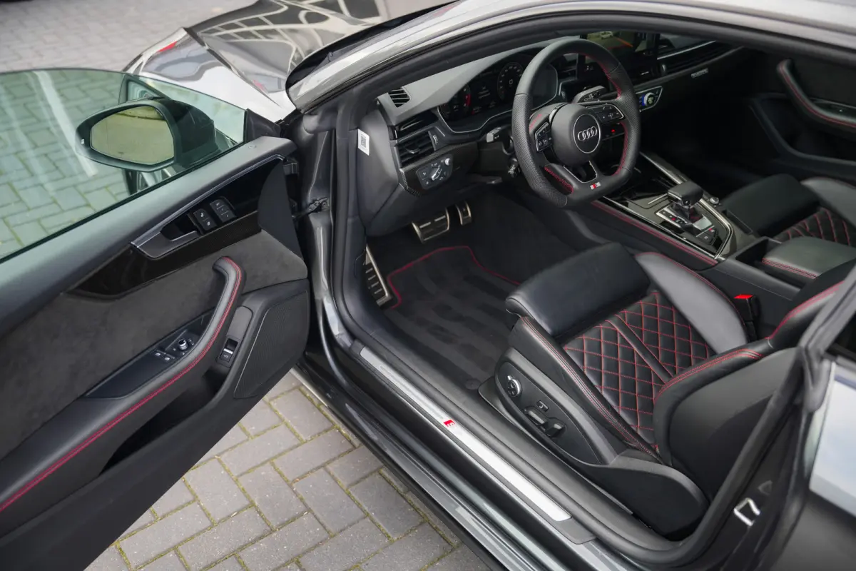 45 TFSI 266 pk Quattro S Edition 2 x S-Line / BTW-Auto/ Matrix-Led/ RS-Stoelen/ Stoel.Verw/ Head-Up/ 360-Camera/ Carbon/ 20'' LMV
