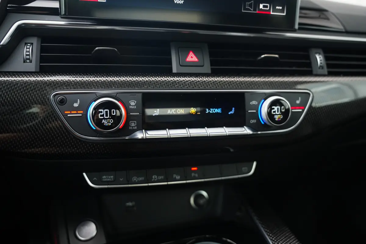 45 TFSI 266 pk Quattro S Edition 2 x S-Line / BTW-Auto/ Matrix-Led/ RS-Stoelen/ Stoel.Verw/ Head-Up/ 360-Camera/ Carbon/ 20'' LMV