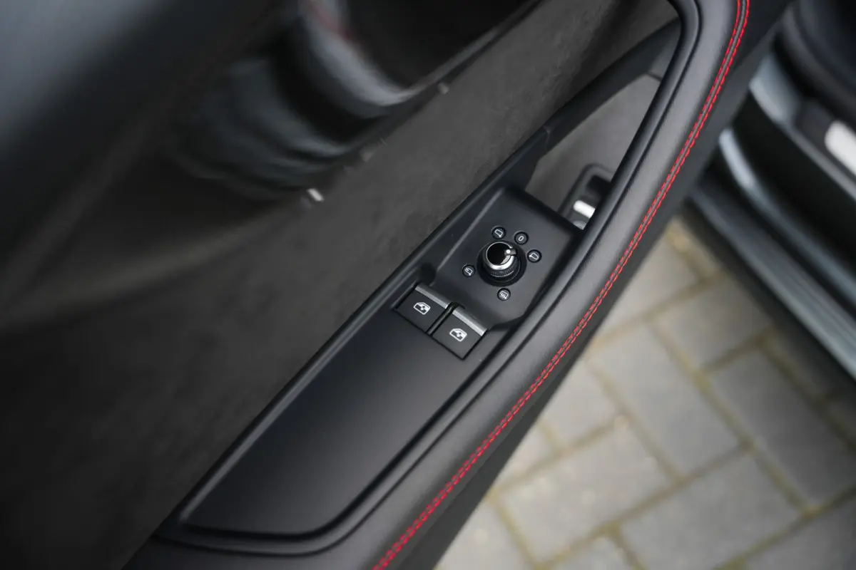 45 TFSI 266 pk Quattro S Edition 2 x S-Line / BTW-Auto/ Matrix-Led/ RS-Stoelen/ Stoel.Verw/ Head-Up/ 360-Camera/ Carbon/ 20'' LMV