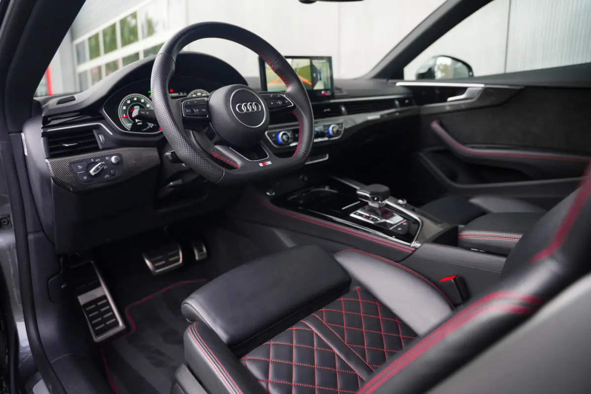 45 TFSI 266 pk Quattro S Edition 2 x S-Line / BTW-Auto/ Matrix-Led/ RS-Stoelen/ Stoel.Verw/ Head-Up/ 360-Camera/ Carbon/ 20'' LMV