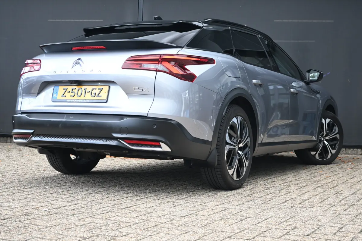 1.6 Plug-in Hybrid 180 Plus | Navigatie | Vol-Leder | Elektr. Stoelen met massage functie | Keyless Entry&Start | Dodehoekdetectie | HUD | 19"LMV !!