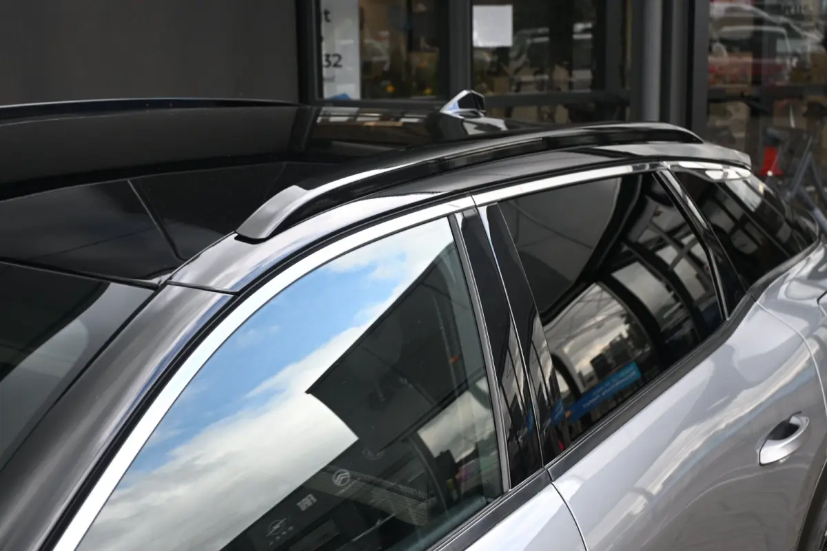 1.6 Plug-in Hybrid 180 Plus | Navigatie | Vol-Leder | Elektr. Stoelen met massage functie | Keyless Entry&Start | Dodehoekdetectie | HUD | 19"LMV !!