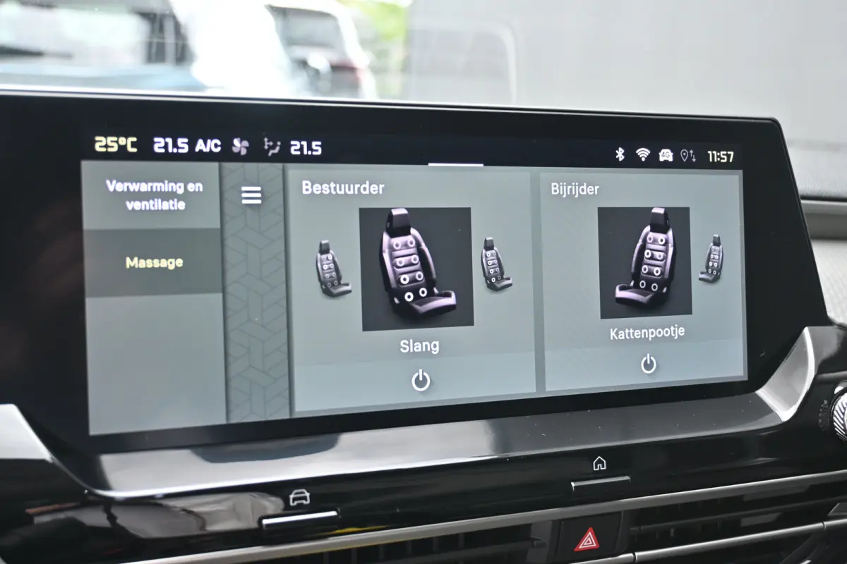 1.6 Plug-in Hybrid 180 Plus | Navigatie | Vol-Leder | Elektr. Stoelen met massage functie | Keyless Entry&Start | Dodehoekdetectie | HUD | 19"LMV !!