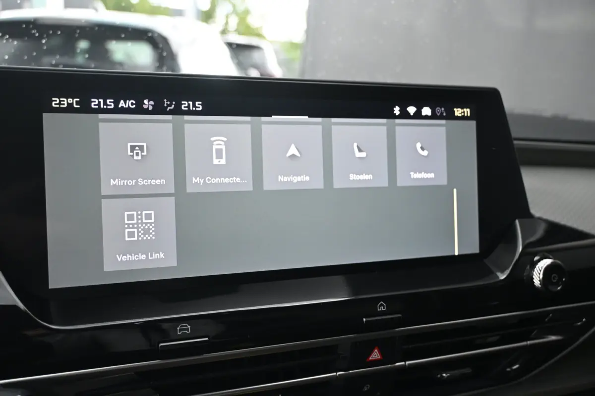 1.6 Plug-in Hybrid 180 Plus | Navigatie | Vol-Leder | Elektr. Stoelen met massage functie | Keyless Entry&Start | Dodehoekdetectie | HUD | 19"LMV !!