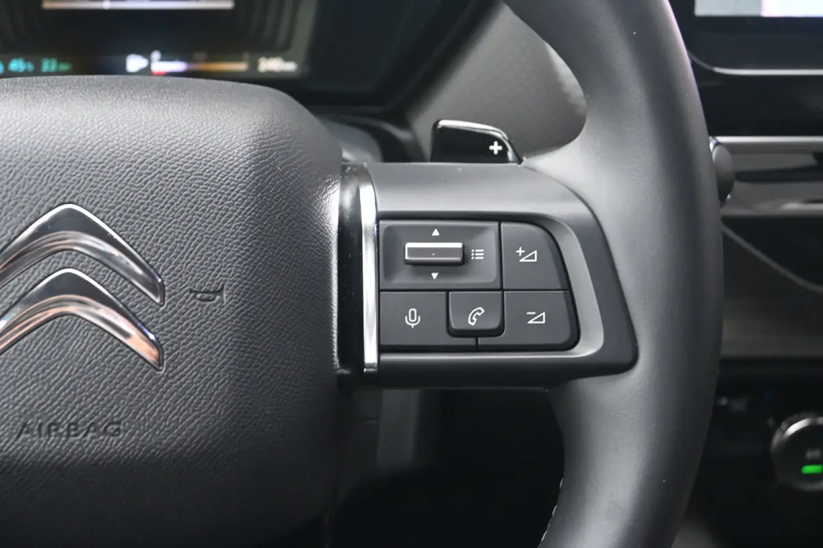 1.6 Plug-in Hybrid 180 Plus | Navigatie | Vol-Leder | Elektr. Stoelen met massage functie | Keyless Entry&Start | Dodehoekdetectie | HUD | 19"LMV !!
