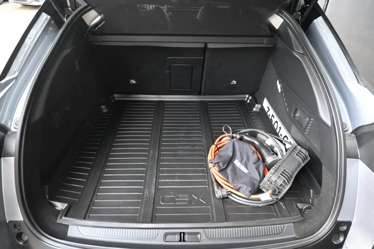 1.6 Plug-in Hybrid 180 Plus | Navigatie | Vol-Leder | Elektr. Stoelen met massage functie | Keyless Entry&Start | Dodehoekdetectie | HUD | 19"LMV !!