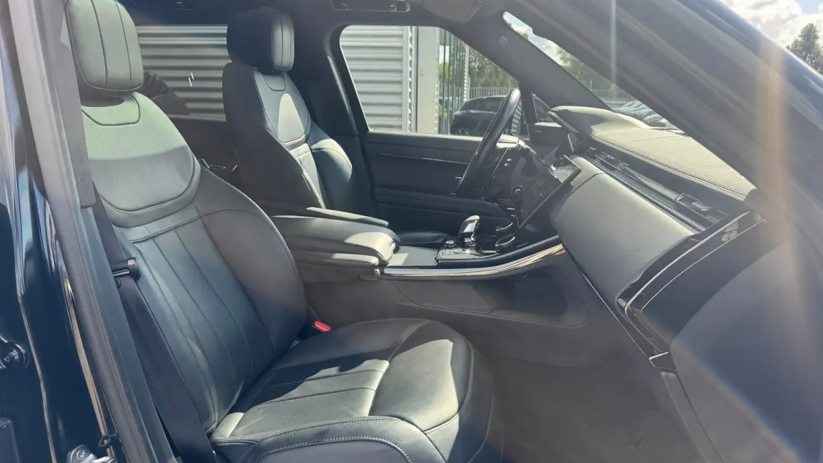 Ranger Rover Sport 3.0 P440E HSE DYNAMIC / NAVI / FULL-LED / CLIMA / LEDER / CAMERA / KEYLESS / MERIDIAN AUDIO / ADAPT. CRUISE / PANO. DAK / BLACK PACK / ELEKTRISCHE TREKHAAK !!