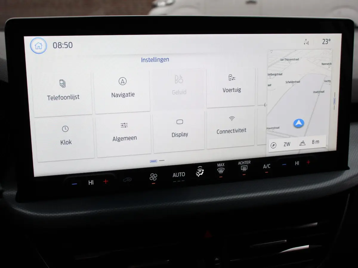 155pk Hybrid Automaat Active X Navigatie Climate Control Camera Parkeer sensoren B&O Dab Led Lichtmetalen velgen