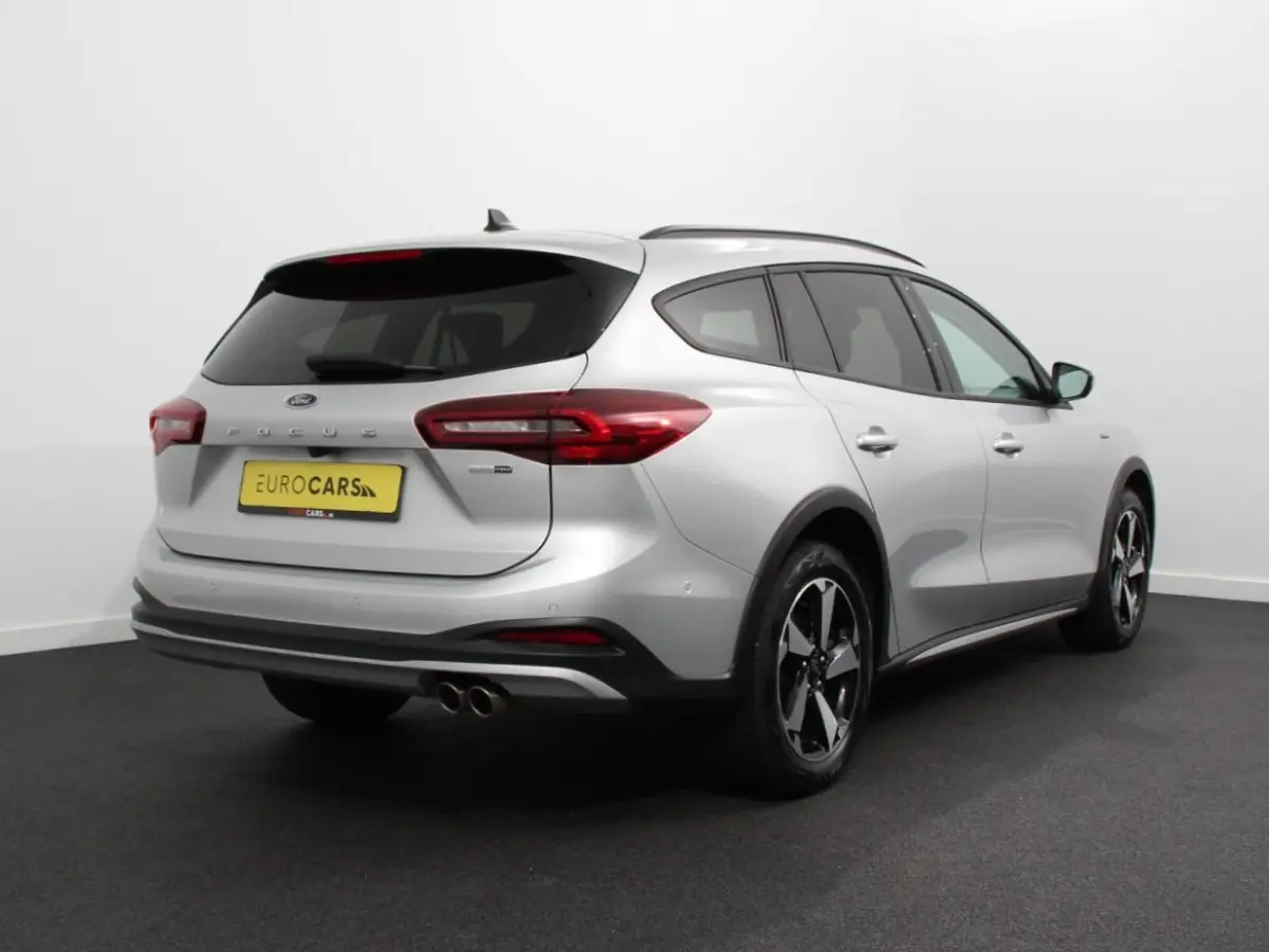 155pk Hybrid Automaat Active X Navigatie Climate Control Camera Parkeer sensoren B&O Dab Led Lichtmetalen velgen