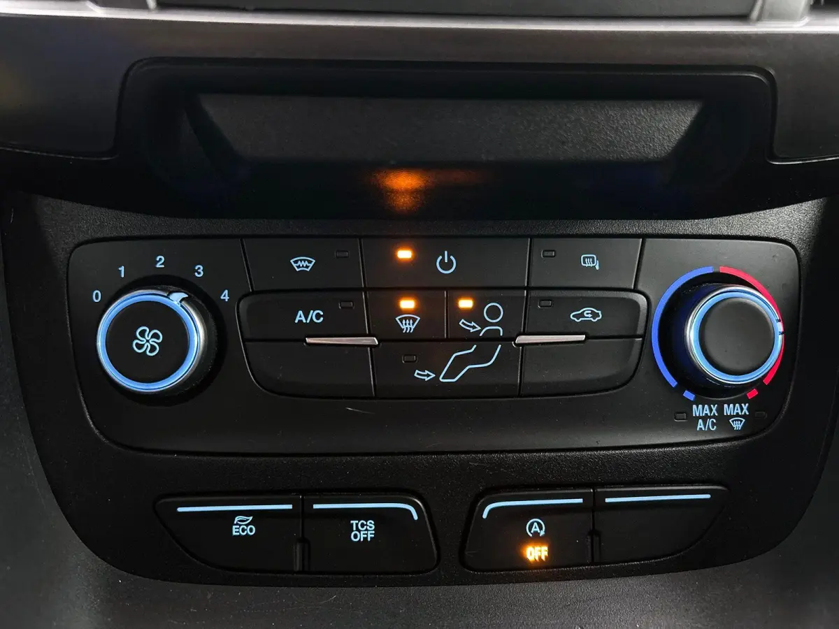 1.5 EcoBlue L2 Trend Automaat Navigatie Airco Parkeersensoren Cruise Control Camera