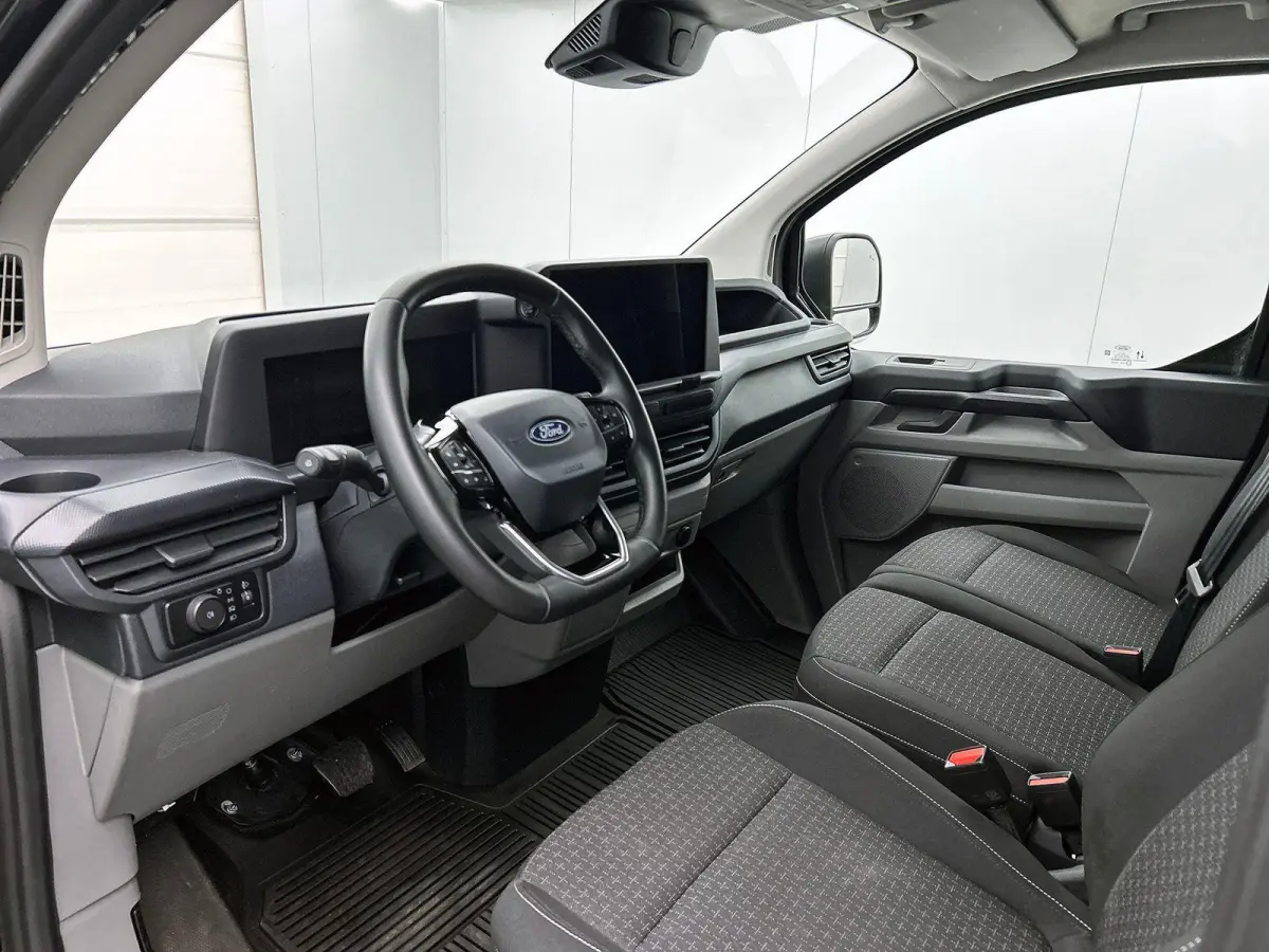 300 2.0 TDCI L2H1 Trend Nieuw Model Automaat Ford Transit Custom 300 2.0 TDCI L2H1 Trend NM Automaat Airco Navi Cruise PDC Camera