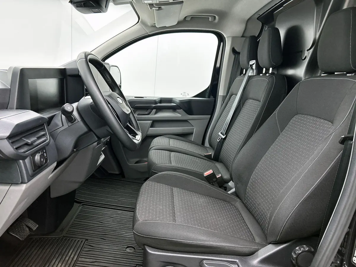 300 2.0 TDCI L2H1 Trend Nieuw Model Automaat Ford Transit Custom 300 2.0 TDCI L2H1 Trend NM Automaat Airco Navi Cruise PDC Camera