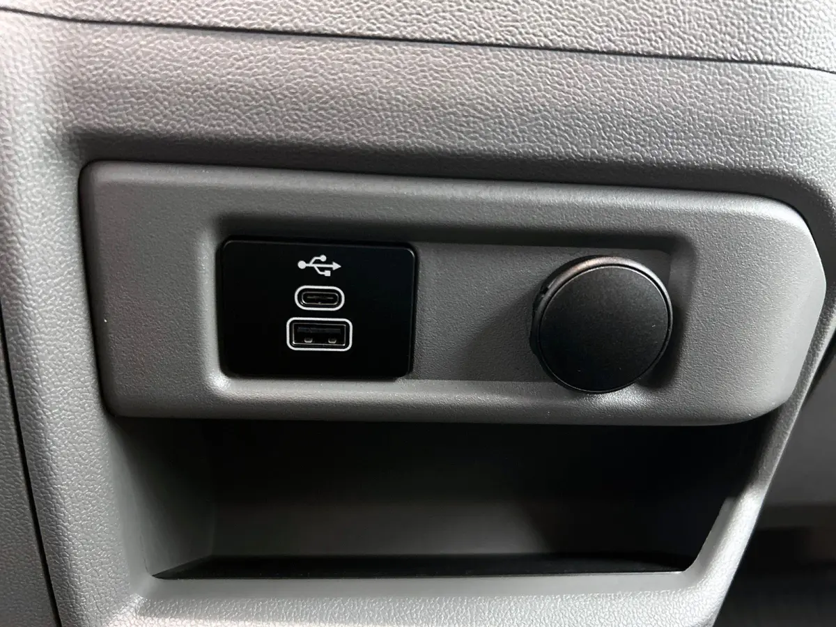 300 2.0 TDCI L2H1 Trend Nieuw Model Automaat Ford Transit Custom 300 2.0 TDCI L2H1 Trend NM Automaat Airco Navi Cruise PDC Camera