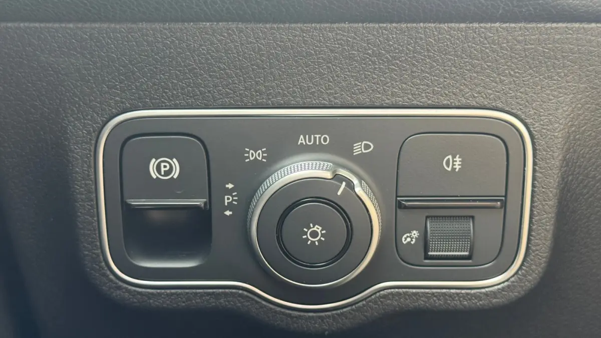 250 190PK LUXURY LINE 7-ZITS 67KWH 96,65% SOH / NAVI / LEDER / CLIMA / LED / PDC / 18" LMV / CAMERA / KEYLESS / PANO. DAK !!