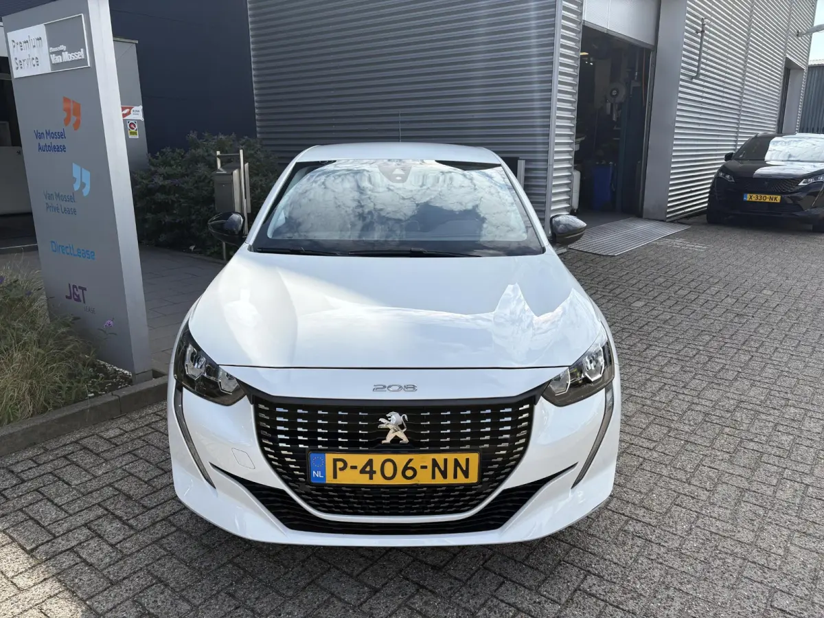 1.2 PureTech Active Pack | Climate Control | Apple Carplay/ Aindroid Auto | Lichtmetalen velgen |