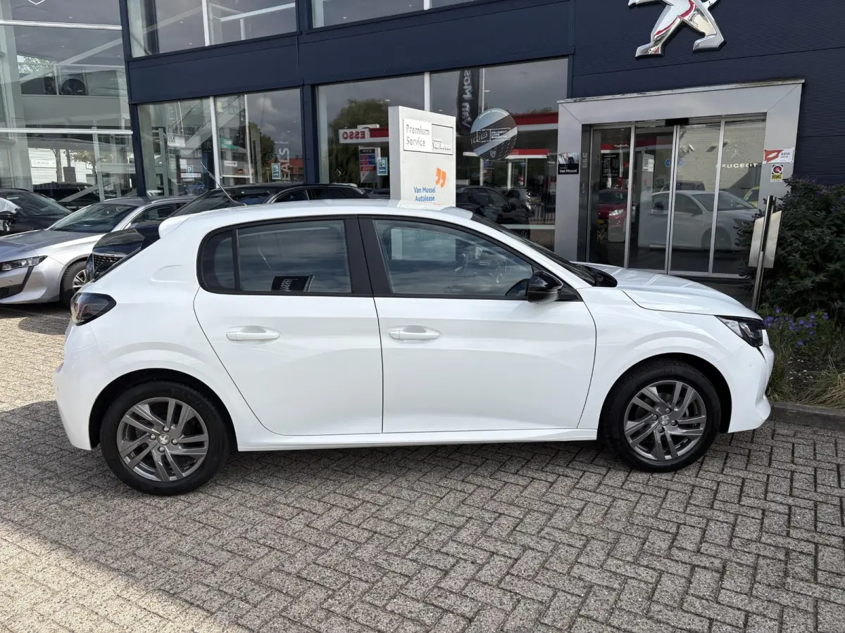 1.2 PureTech Active Pack | Climate Control | Apple Carplay/ Aindroid Auto | Lichtmetalen velgen |