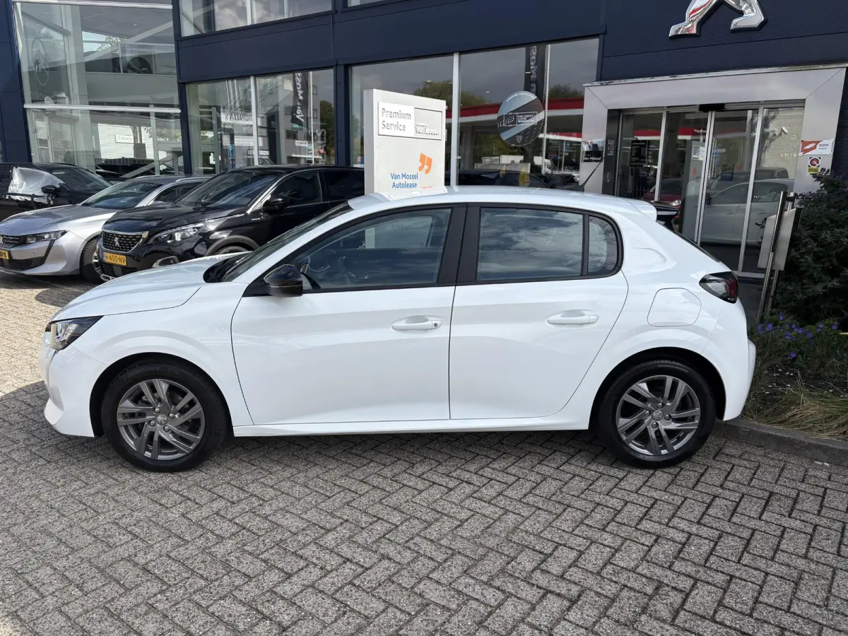 1.2 PureTech Active Pack | Climate Control | Apple Carplay/ Aindroid Auto | Lichtmetalen velgen |