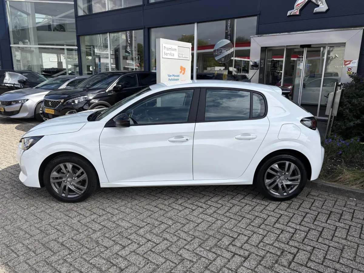 1.2 PureTech Active Pack | Climate Control | Apple Carplay/ Aindroid Auto | Lichtmetalen velgen |