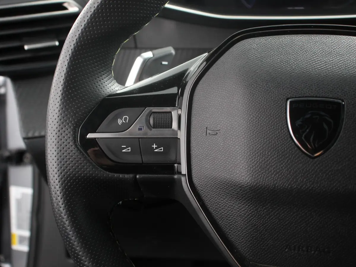 1.2 GT Automaat Camera  Apple Carplay Climate control Cruise control Android Auto LED Koplampen Parkeersensoren  DAB