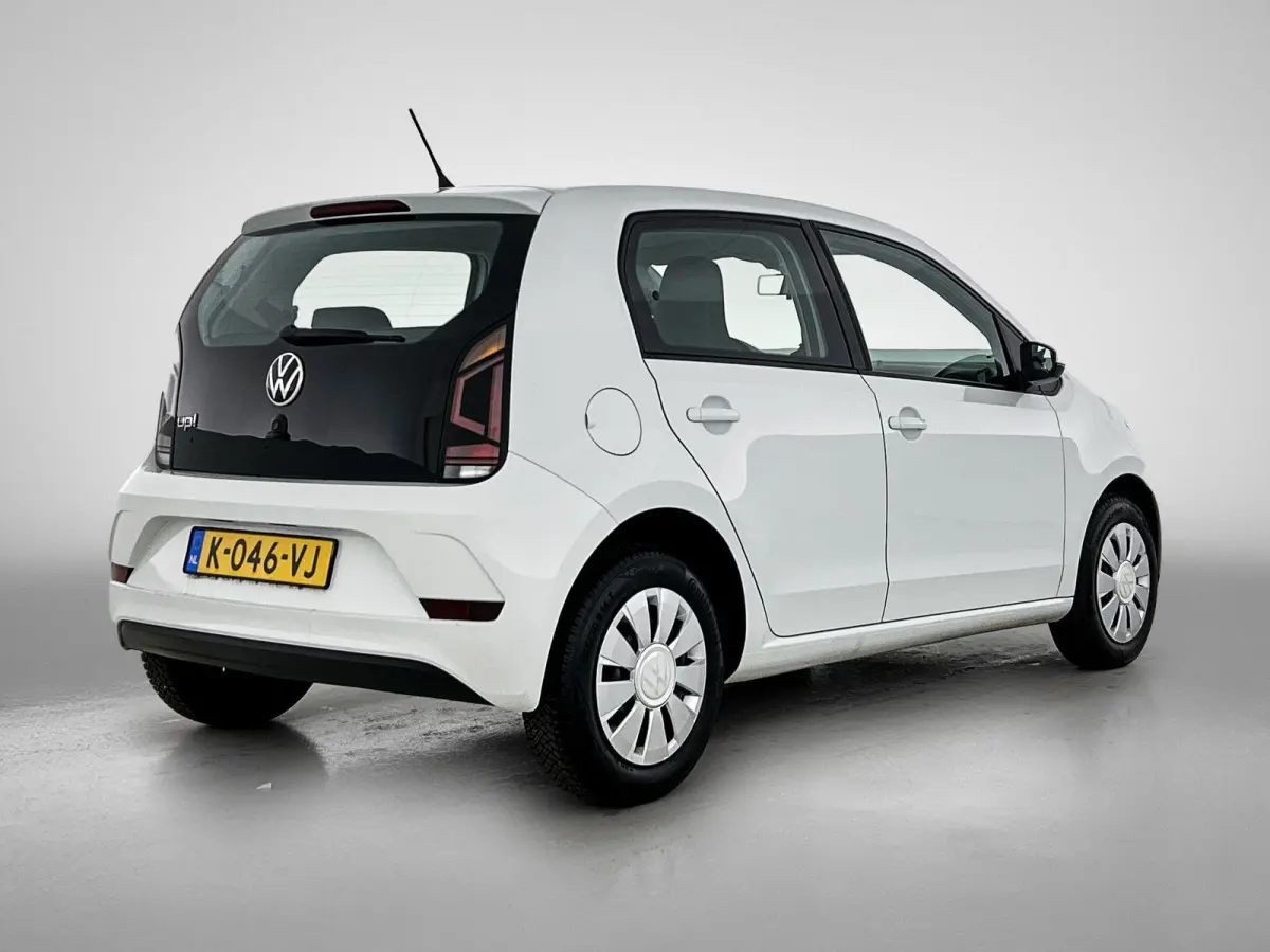 Up! 1.0 | 65 PK | Airco | Maps + More | DAB+ Radio | All Season Banden