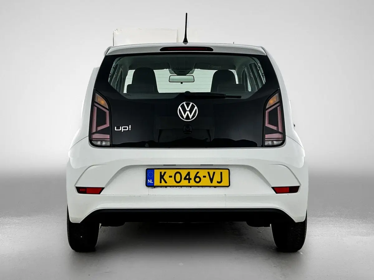 Up! 1.0 | 65 PK | Airco | Maps + More | DAB+ Radio | All Season Banden