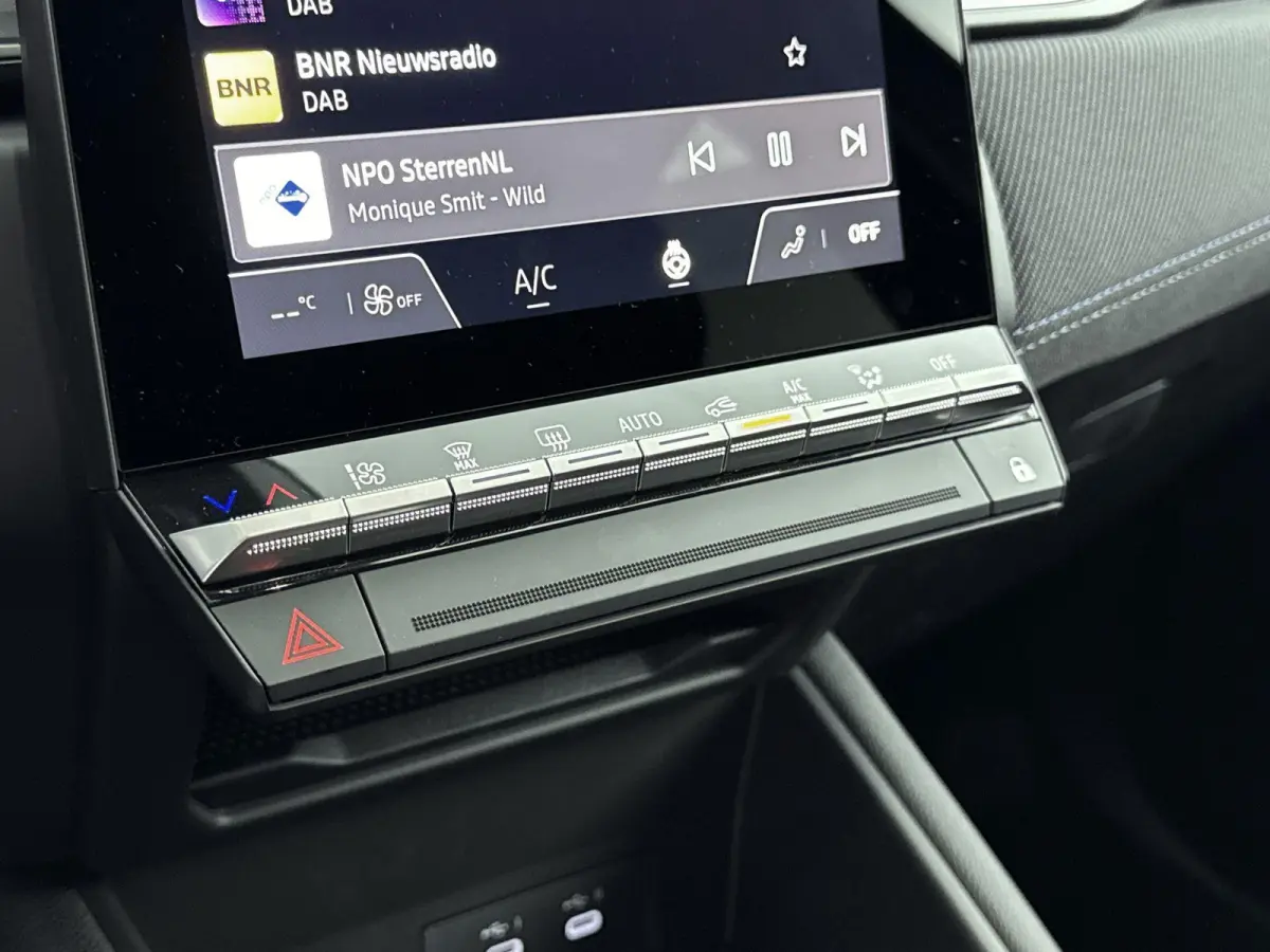 1.8 E-Tech Full Hybrid Esprit Alpine 160PK | Google Navigatie | Adaptieve Cruise Control | Achteruitrijcamera | 19'' Inch Velgen | Apple CarPlay & Android Auto