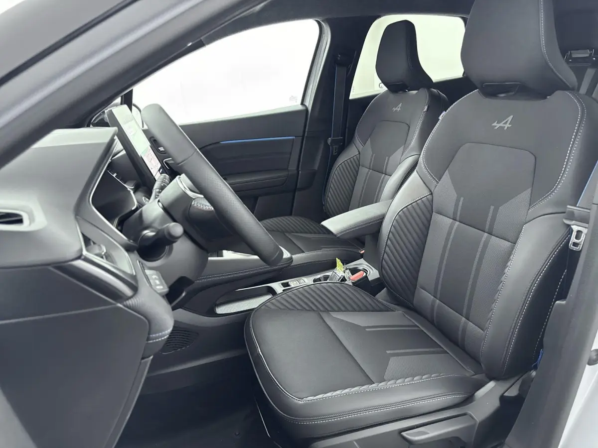 1.8 E-Tech Full Hybrid Esprit Alpine 160PK | Google Navigatie | Adaptieve Cruise Control | Achteruitrijcamera | 19'' Inch Velgen | Apple CarPlay & Android Auto
